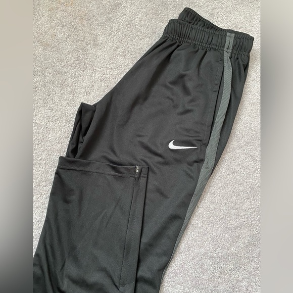 Women’s Nike Black Track Pants NWOT Size M - Picture 1 of 6
